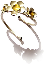 Forget-Me-Not bangle from the FlowerPower Collection - Copyright Kerstin Laibach