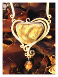 Durdle Heart - quartzite center piece with quartzite drop cradled in silver - Copyright Kerstin Laibach