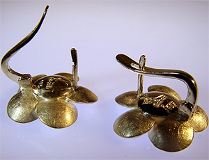 Handmade Lever Earring Closing Mechanism by Kerstin Laibach