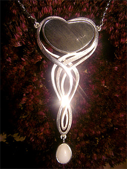 The Chesil Heart Necklace P003 - Copyright Kerstin Laibach