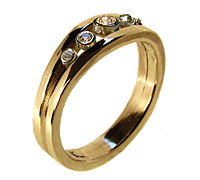 Valentine Hill Yellow Gold Ring with Antique Diamonds - copyright Kerstin Laibach