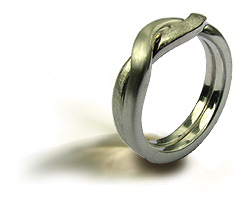 Puzzle Ring - Copyright Kerstin Laibach